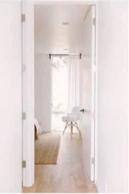 A modern light-filled haven in a tranquil setting - Image 3
